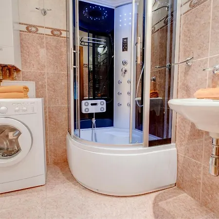Luxury With Sauna By Rikas Apartment